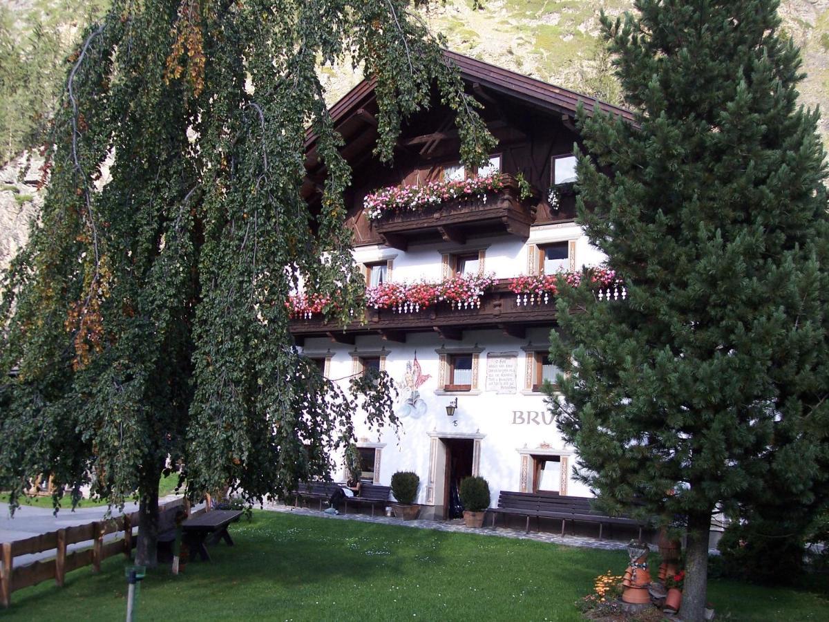 Готель Gaestehaus Bruggerhof Ленгенфельд Екстер'єр фото