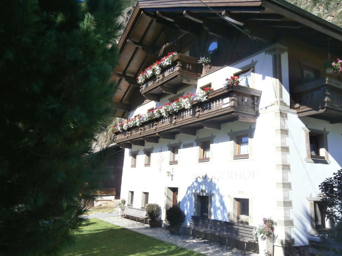 Готель Gaestehaus Bruggerhof Ленгенфельд Екстер'єр фото